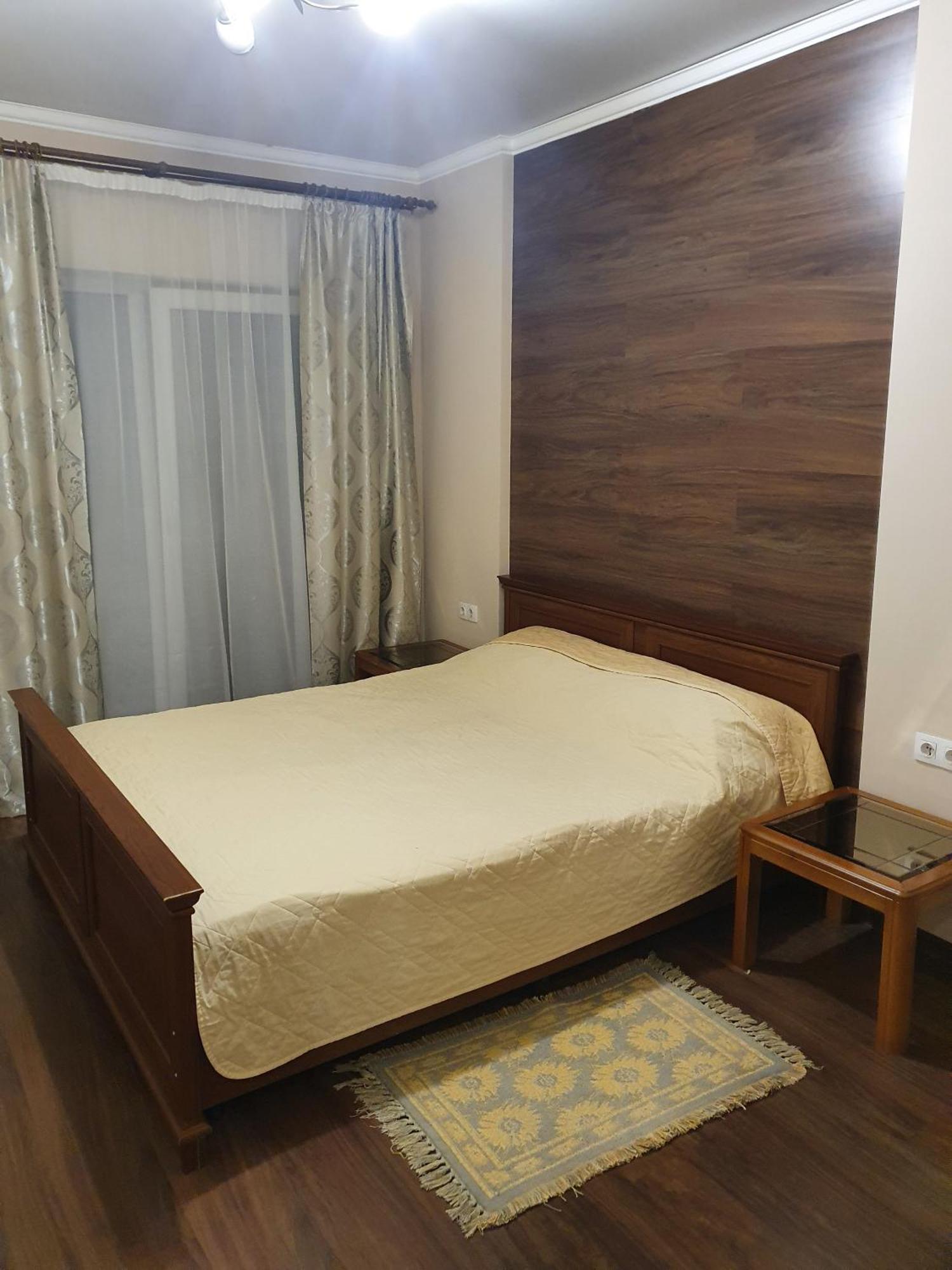 Lutsk, Double-Room Apartments Dış mekan fotoğraf